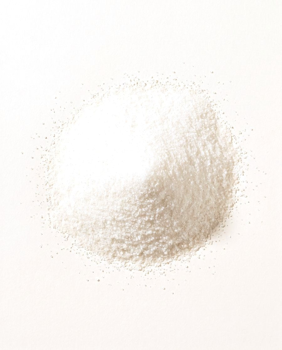 White vitamin C powder